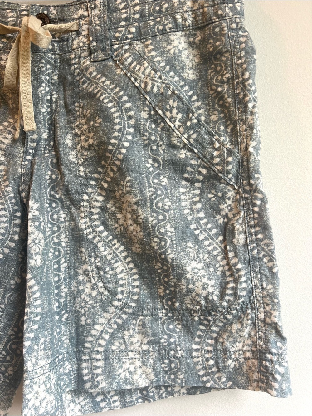 Patagonia Casual Hemp and Organic Cotton Blue Printed Women’s Shorts - Picture 2 of 7